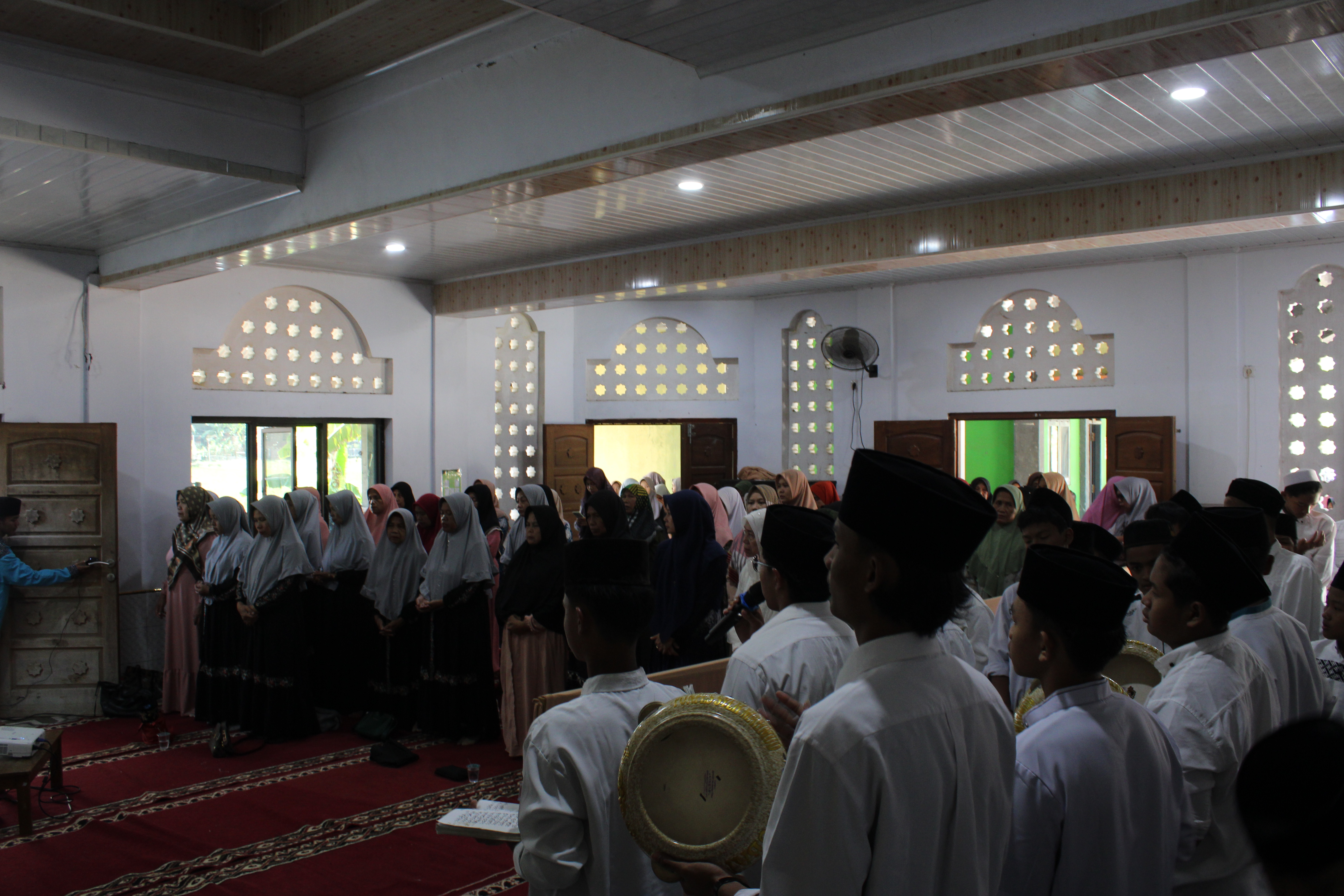 Mewarisi Tradisi Abadi: Peran Fundamental Kitab Kuning dalam Pembentukan Karakter Santri Syekh Mahmud